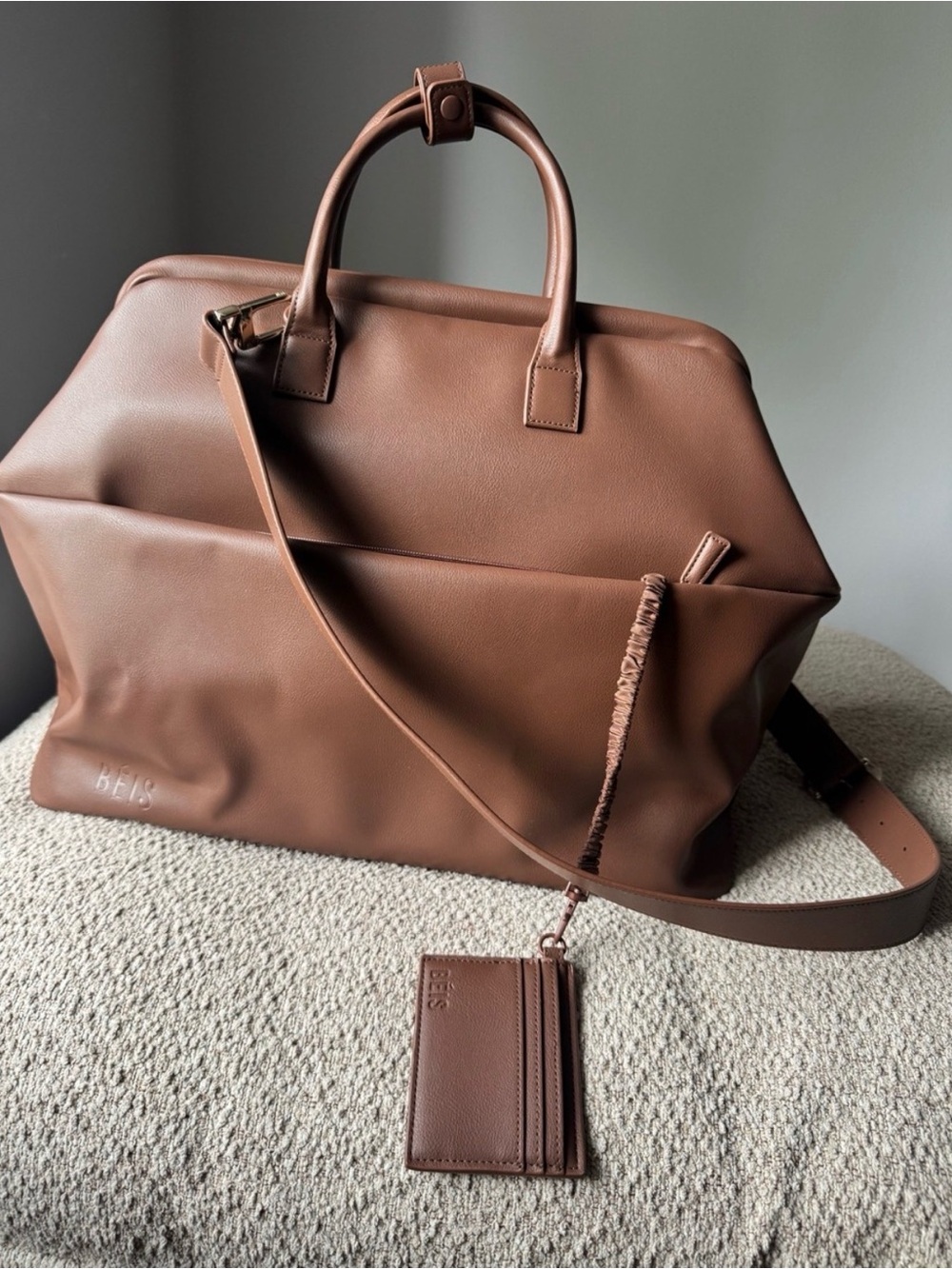BEIS Essential Weekender in Maple
